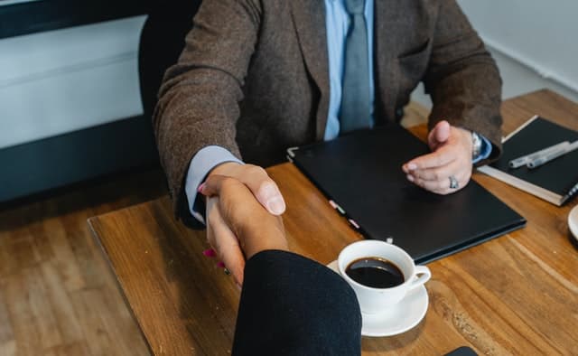 What Is Business-To-Business Writing? A Guide For Beginners