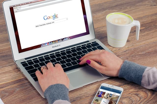 Search Queries vs. Keywords: What's the Difference?