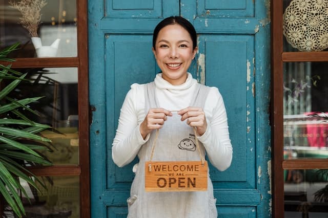 Our Tips for Re-Engaging With Customers Post-pandemic