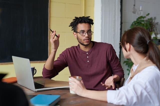 The Pros and Cons of Outsourcing Your Content Marketing