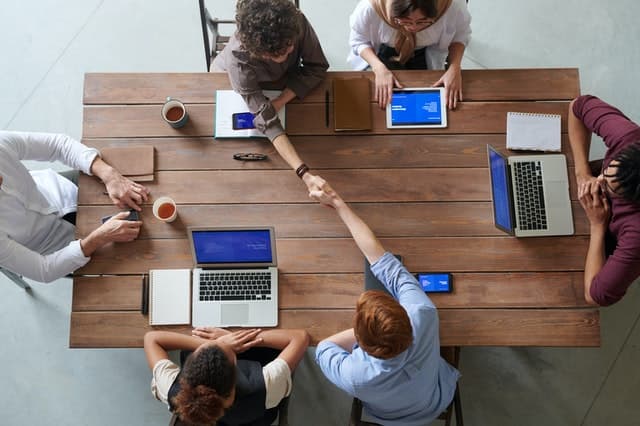 Beyond PPC Ads: Channels For Growing Your B2B Blog Audience